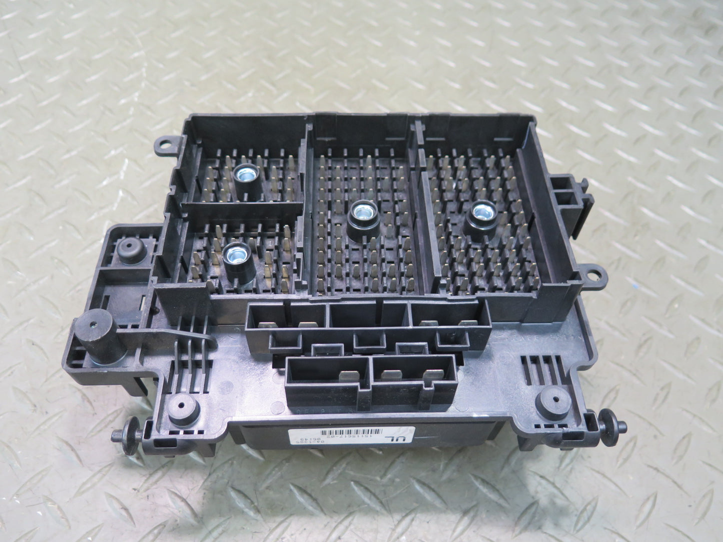 2005-2007 Hummer H2 Engine Bay Junction Fuse Relay Box 15115617