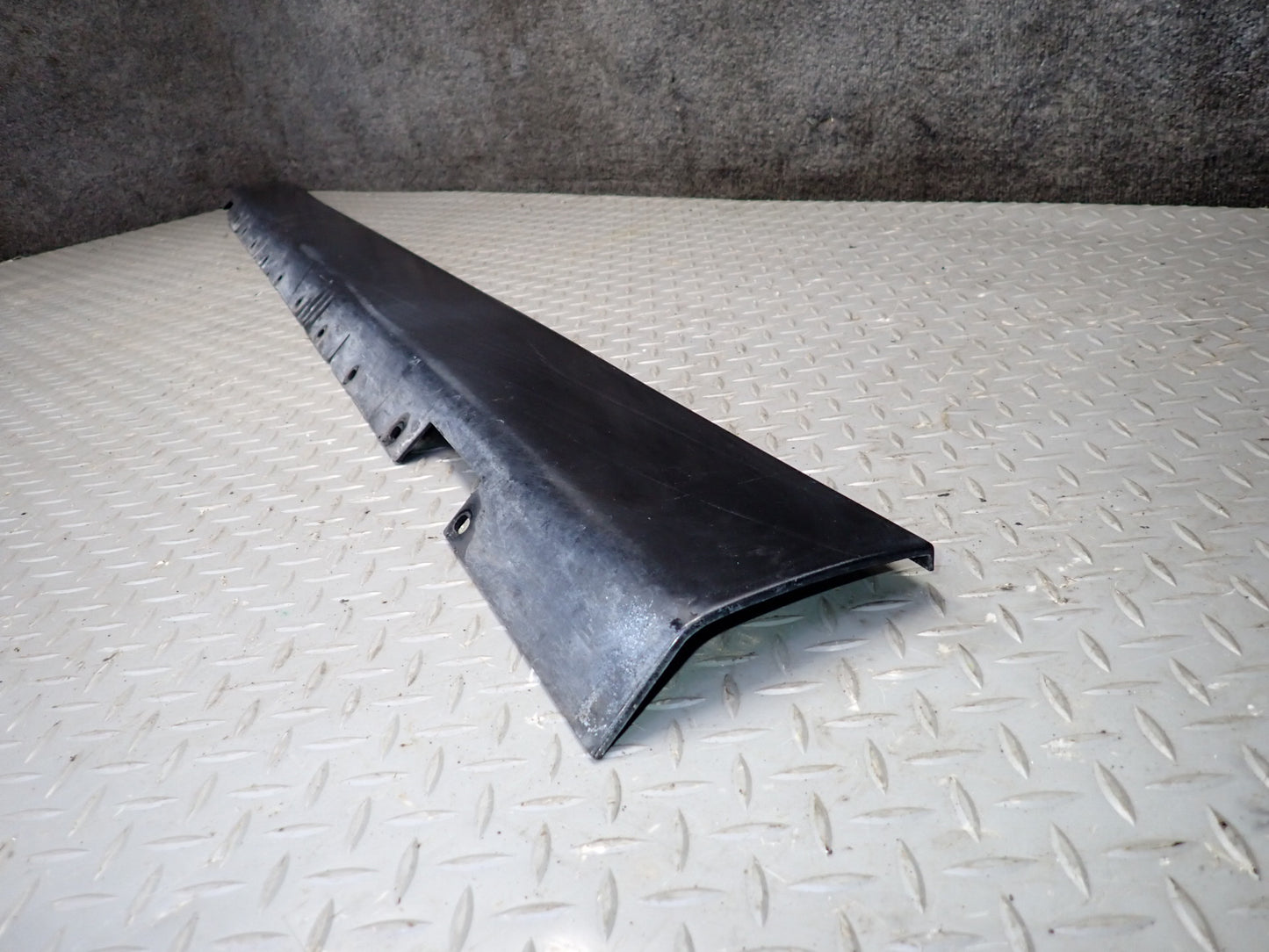 02-05 Ford Thunderbird Set of 2 Left & Right Side Skirt Rocker Panel Molding OEM