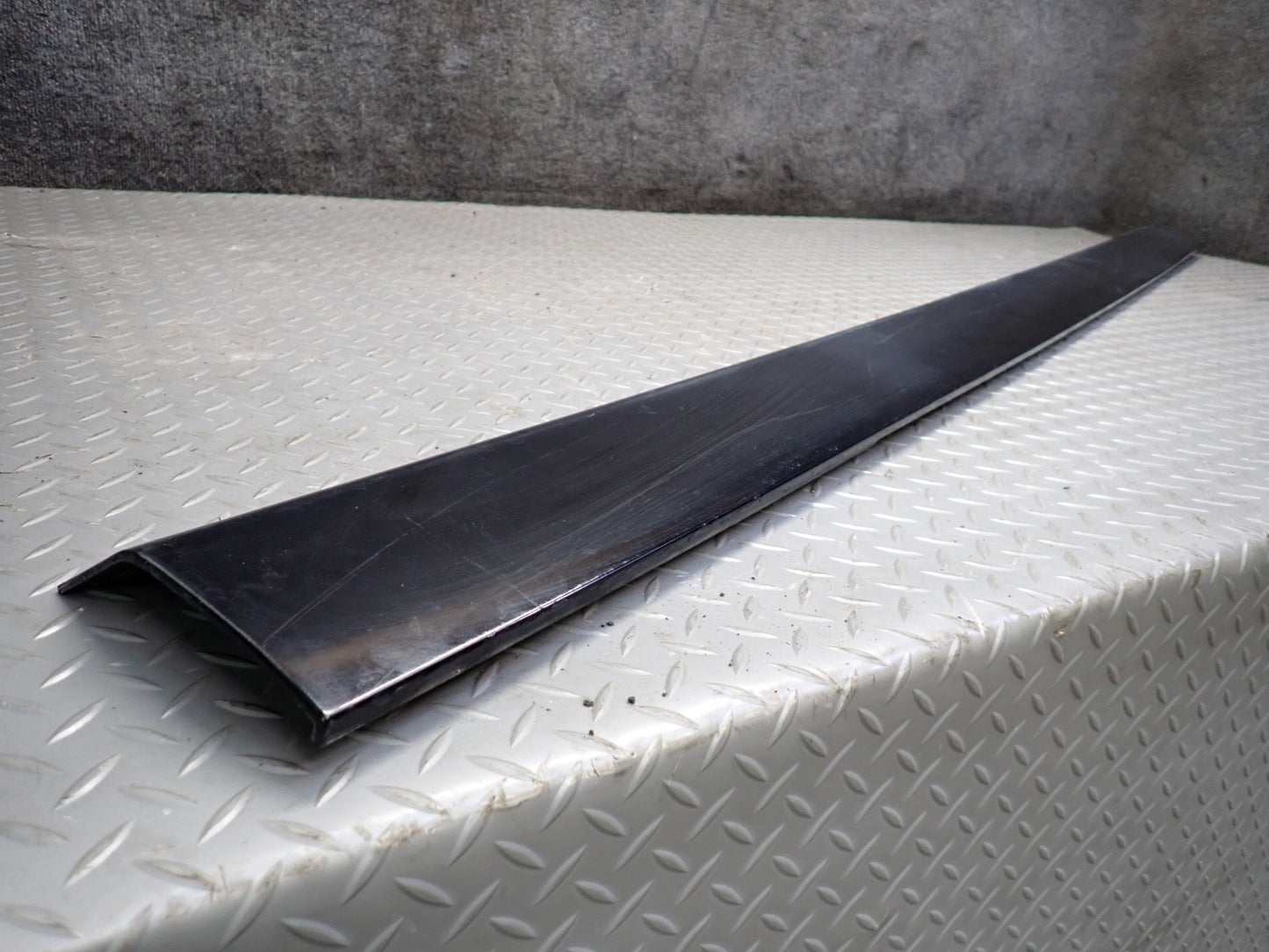 02-05 Ford Thunderbird Set of 2 Left & Right Side Skirt Rocker Panel Molding OEM