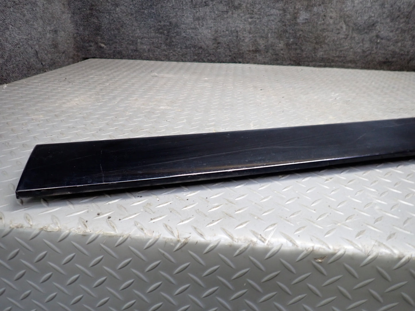 02-05 Ford Thunderbird Set of 2 Left & Right Side Skirt Rocker Panel Molding OEM