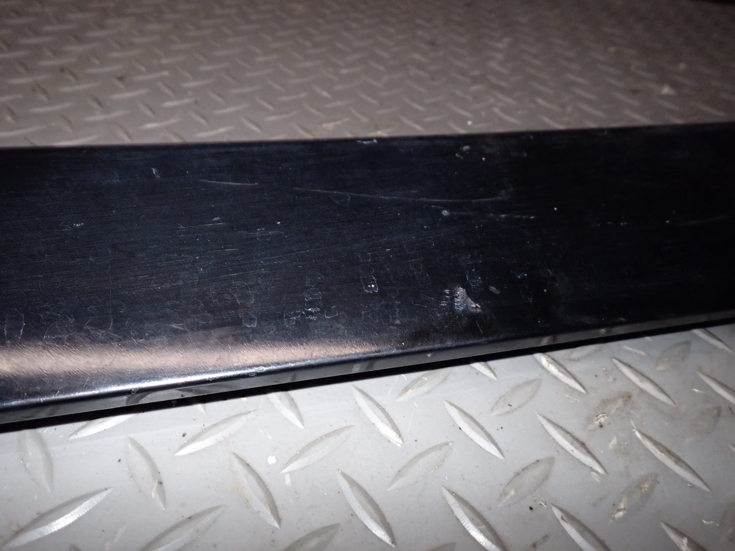 02-05 Ford Thunderbird Set of 2 Left & Right Side Skirt Rocker Panel Molding OEM