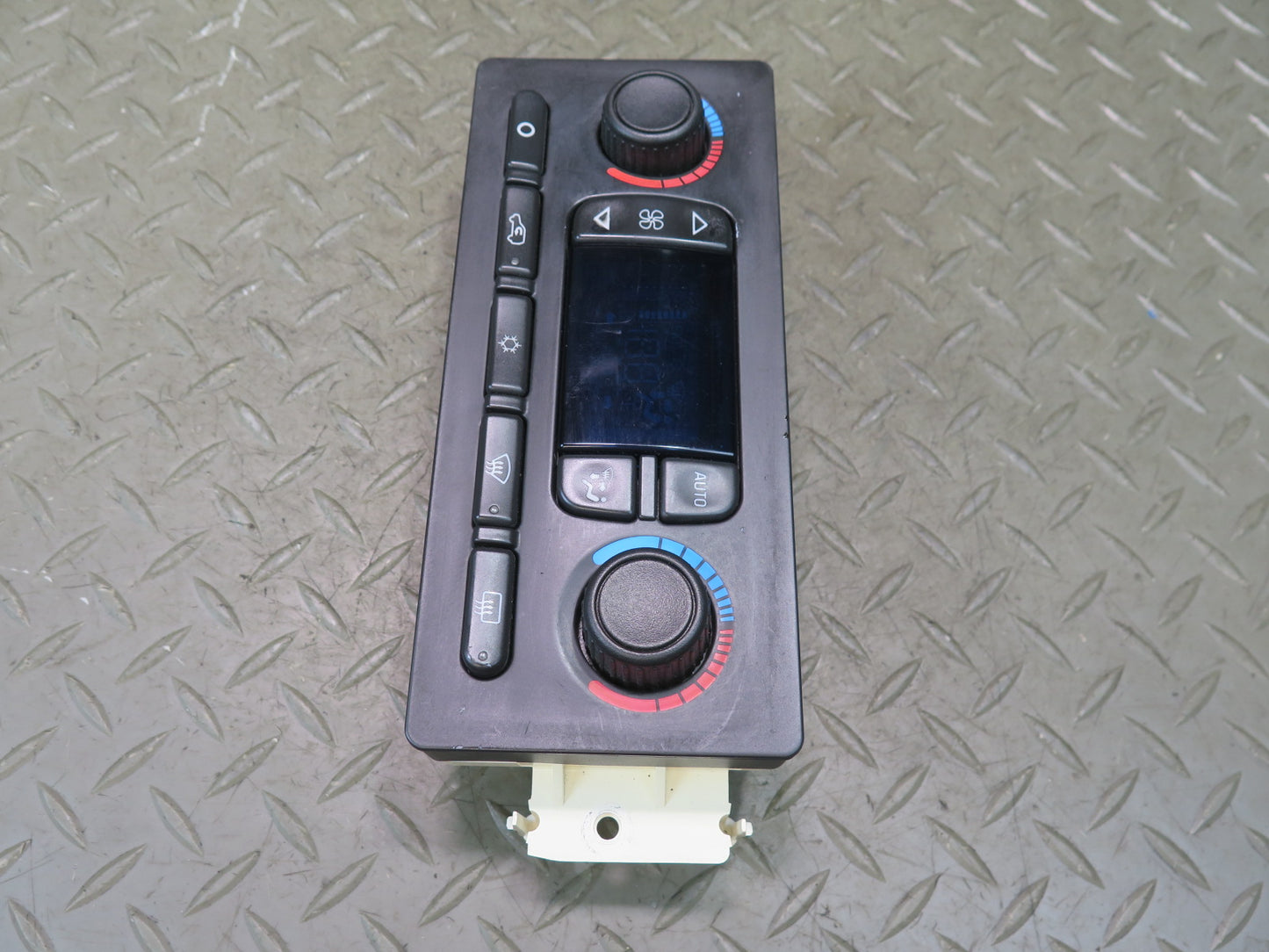 2003-2007 Hummer H2 A/C Heater Climate Control Switch Panel 10399657