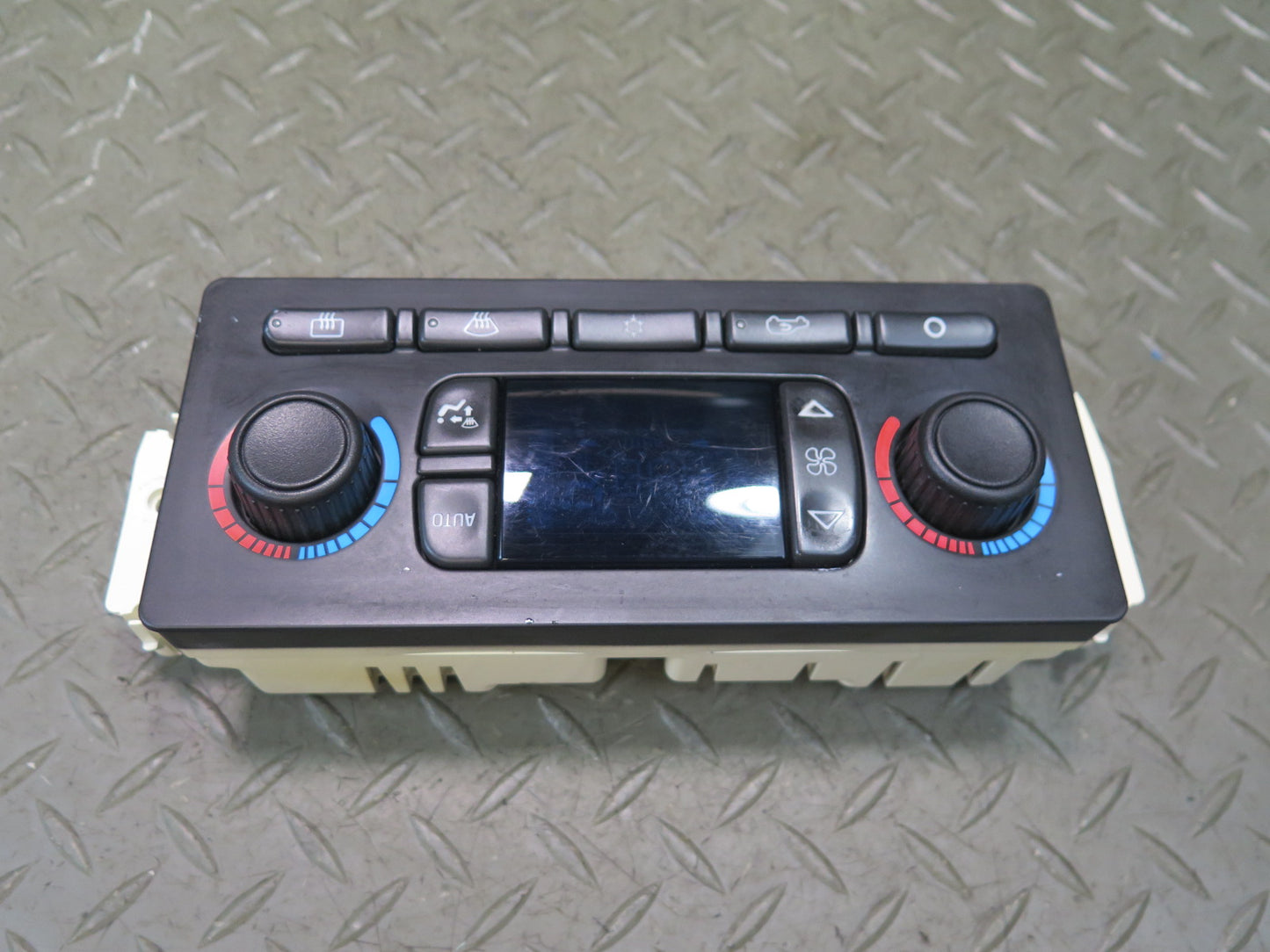 2003-2007 Hummer H2 A/C Heater Climate Control Switch Panel 10399657