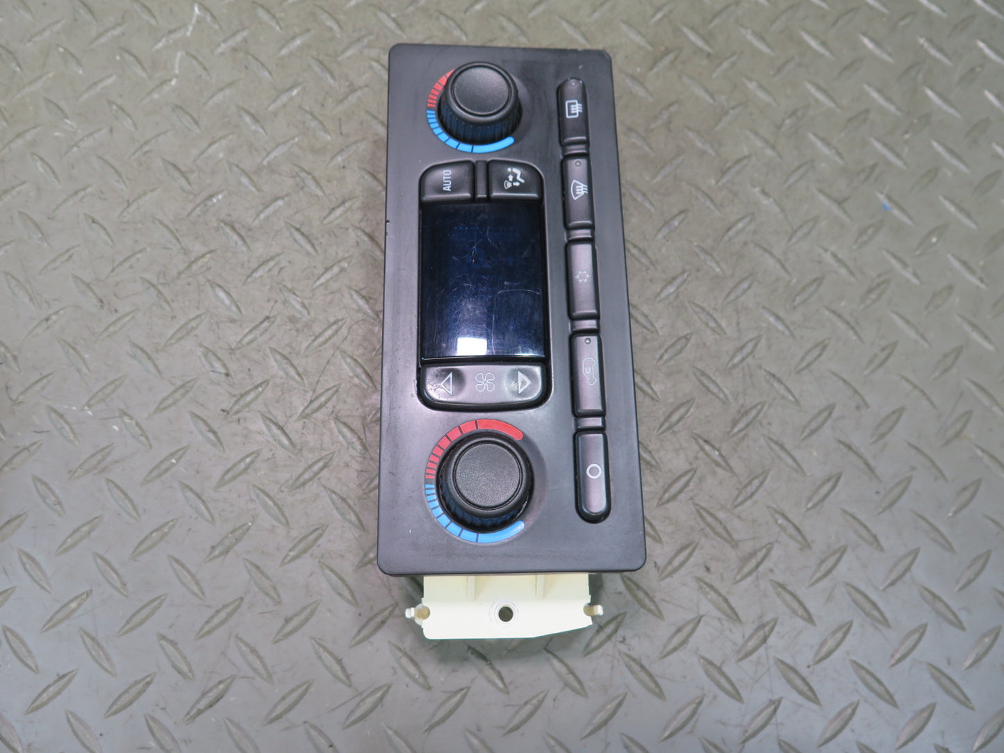 2003-2007 Hummer H2 A/C Heater Climate Control Switch Panel 10399657