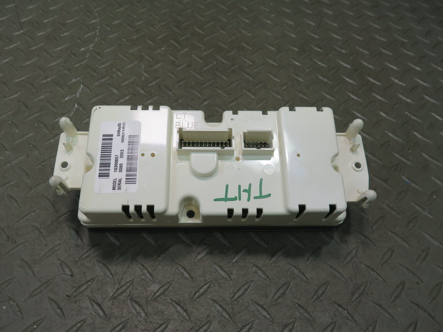 2003-2007 Hummer H2 A/C Heater Climate Control Switch Panel 10399657