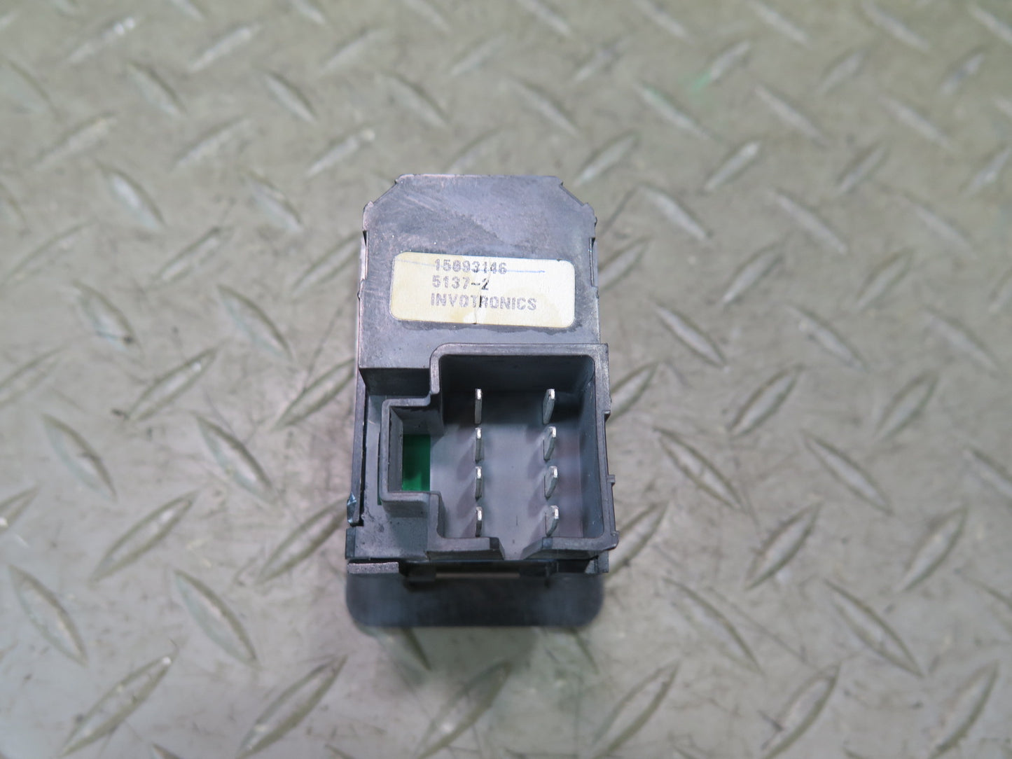 2003-2007 Hummer H2 Rear Left or Right Door Window Control Switch 15093146