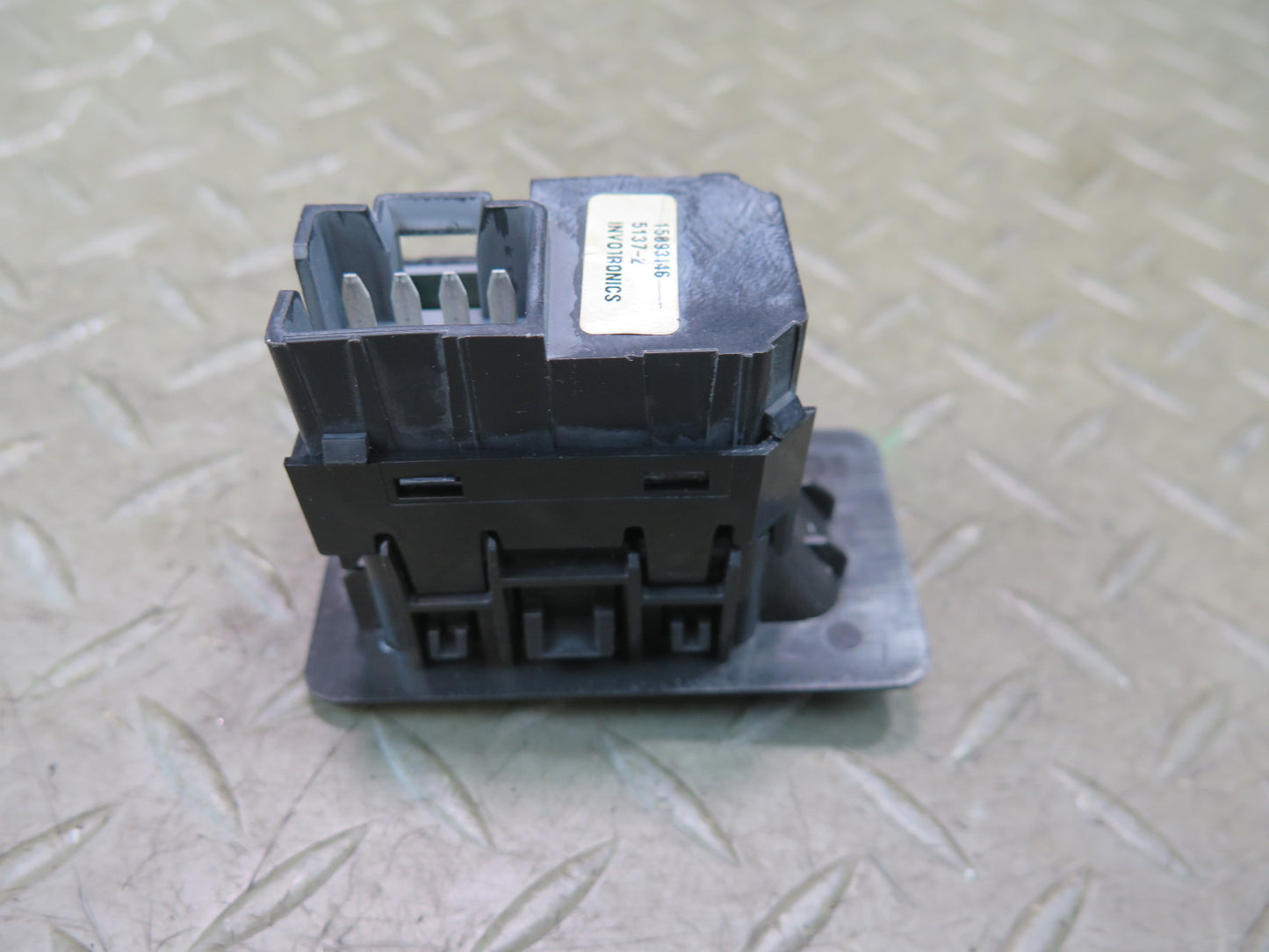 2003-2007 Hummer H2 Rear Left or Right Door Window Control Switch 15093146