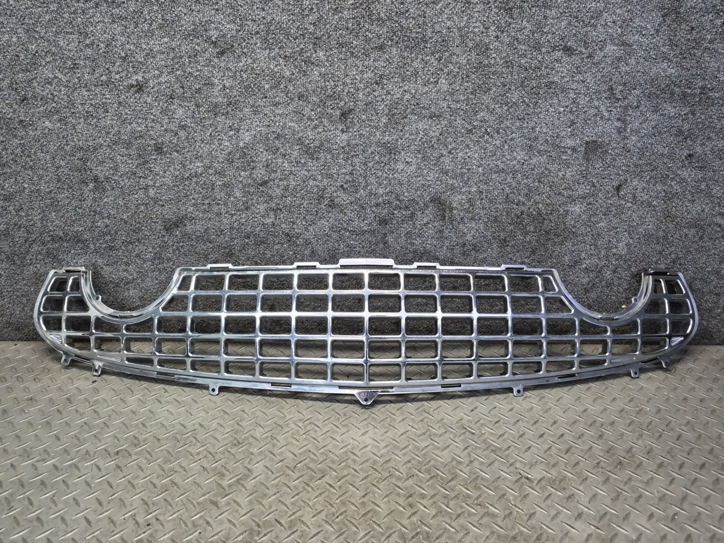 02-05 Ford Thunderbird Front Bumper Grille Trim Cover 1W63-17B947-AGW OEM