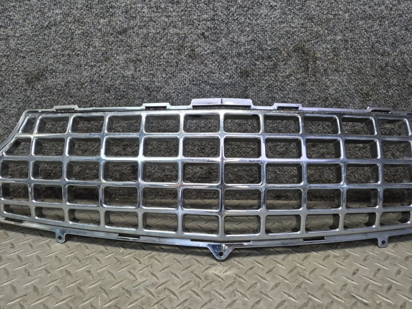 02-05 Ford Thunderbird Front Bumper Grille Trim Cover 1W63-17B947-AGW OEM
