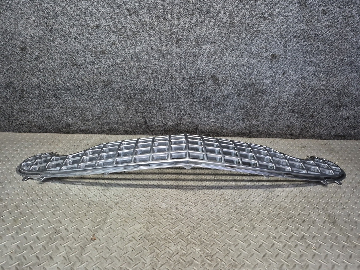 02-05 Ford Thunderbird Front Bumper Grille Trim Cover 1W63-17B947-AGW OEM