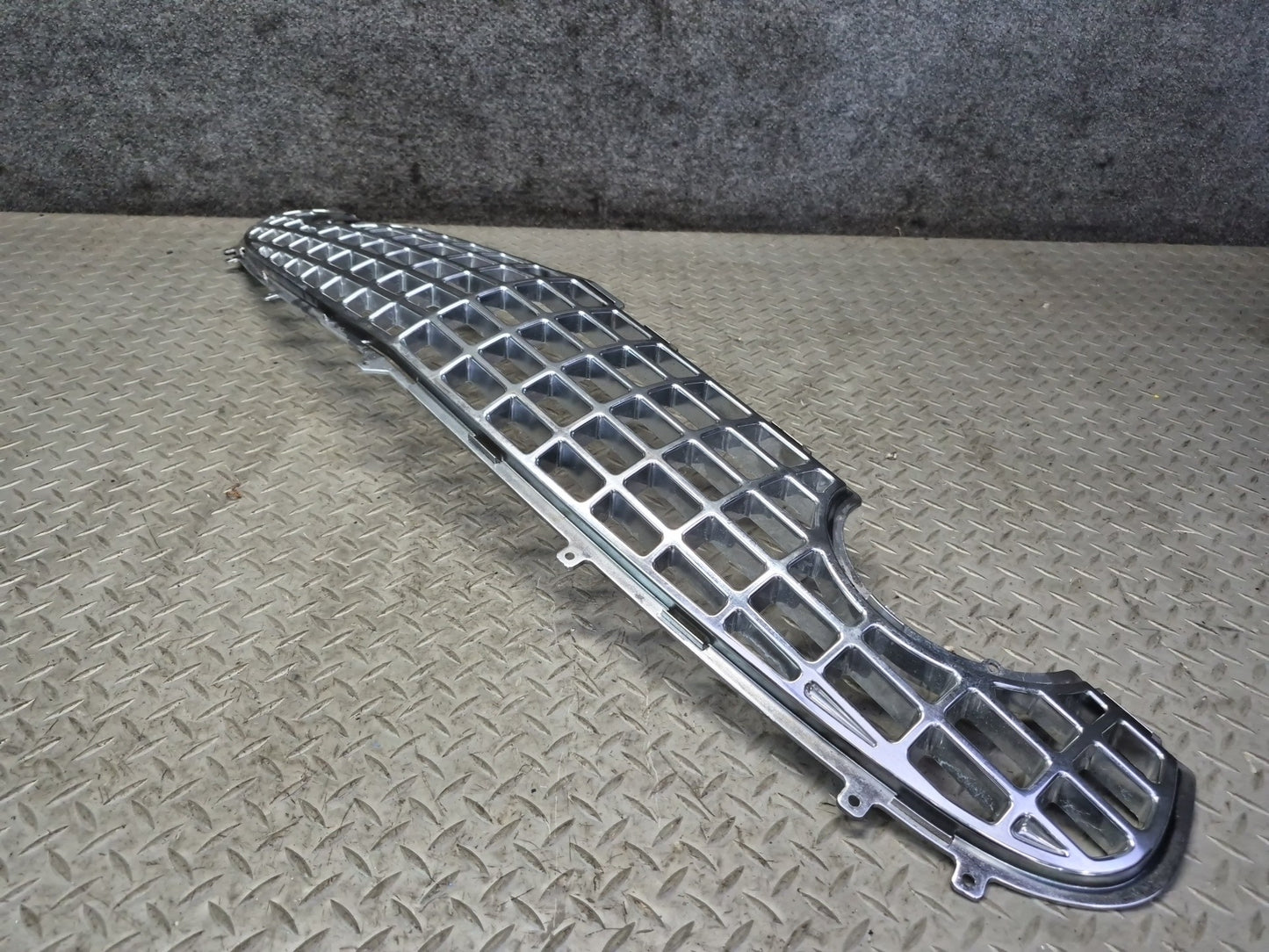02-05 Ford Thunderbird Front Bumper Grille Trim Cover 1W63-17B947-AGW OEM