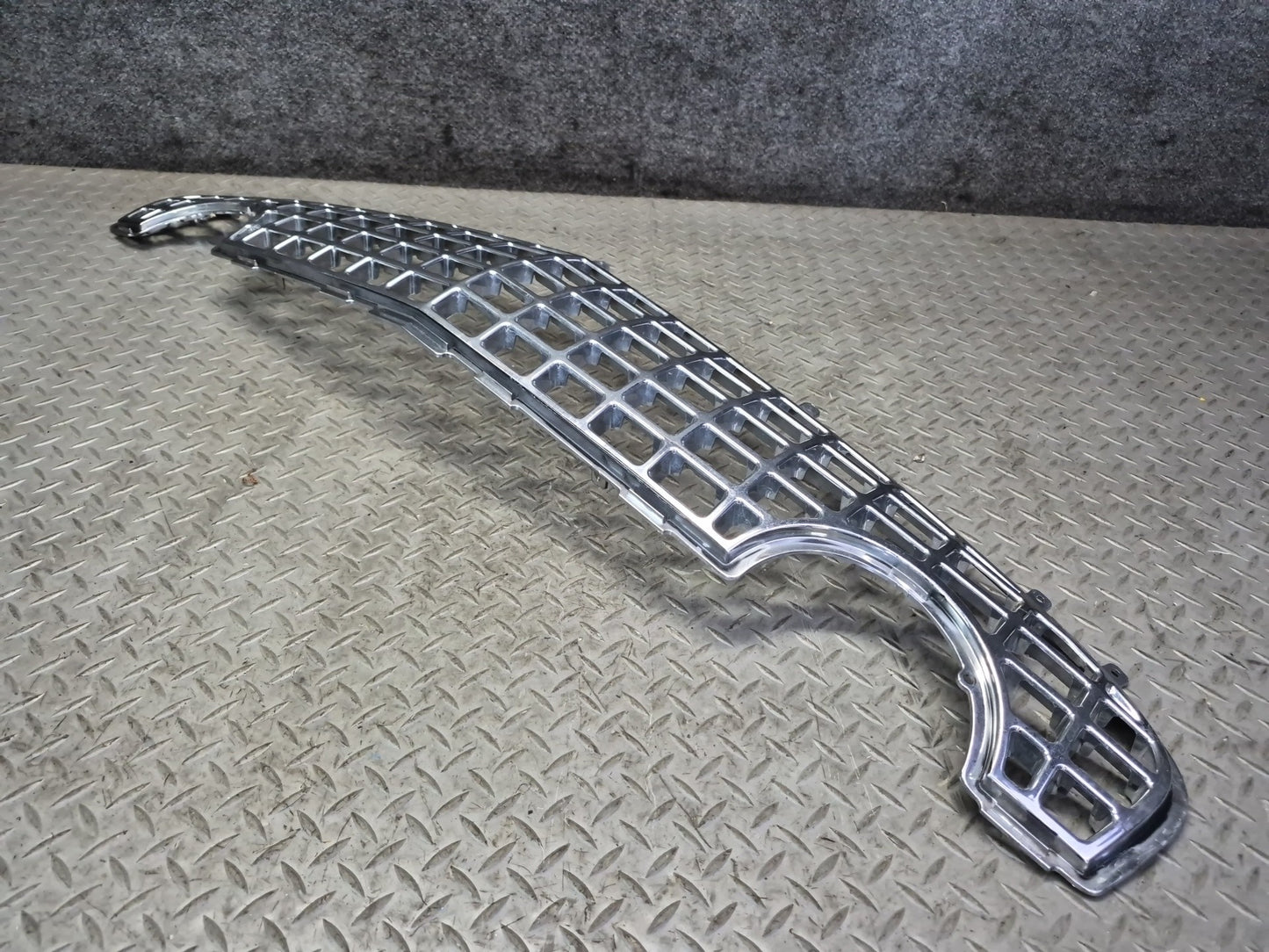 02-05 Ford Thunderbird Front Bumper Grille Trim Cover 1W63-17B947-AGW OEM
