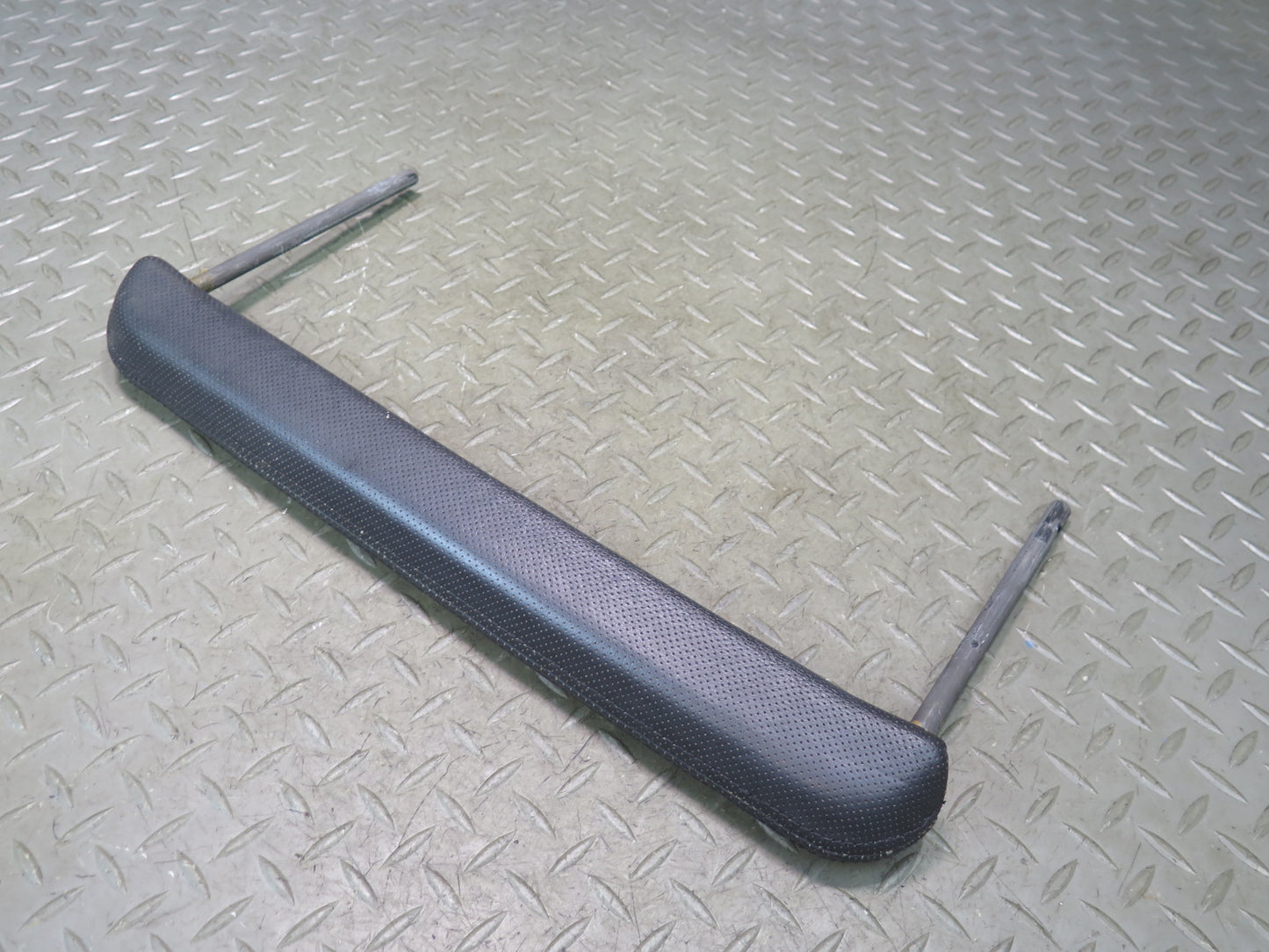 2003-2007 Hummer H2 Dash Front Right Grab Handle Bar