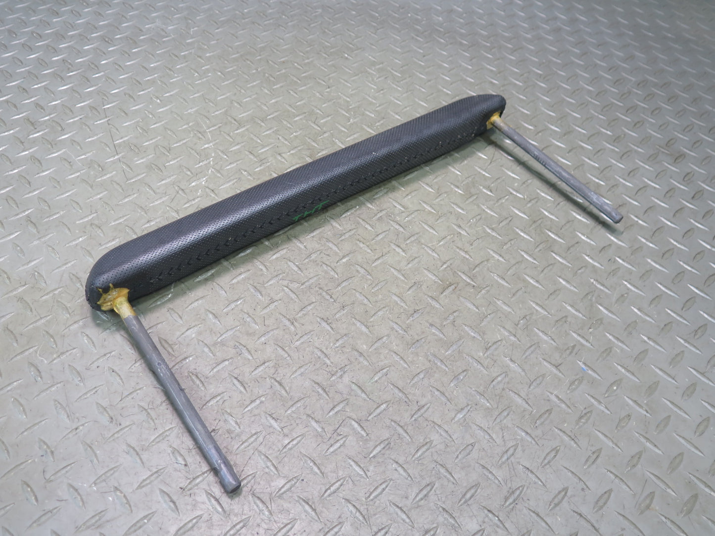 2003-2007 Hummer H2 Dash Front Right Grab Handle Bar