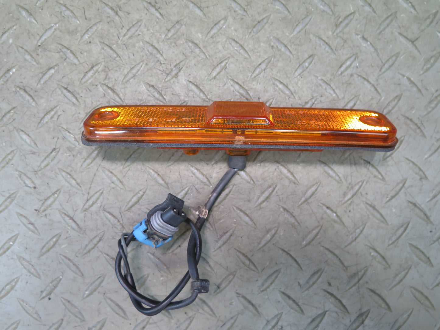 2003-2009 Hummer H2 Front Left Fender Side Marker Light Lamp