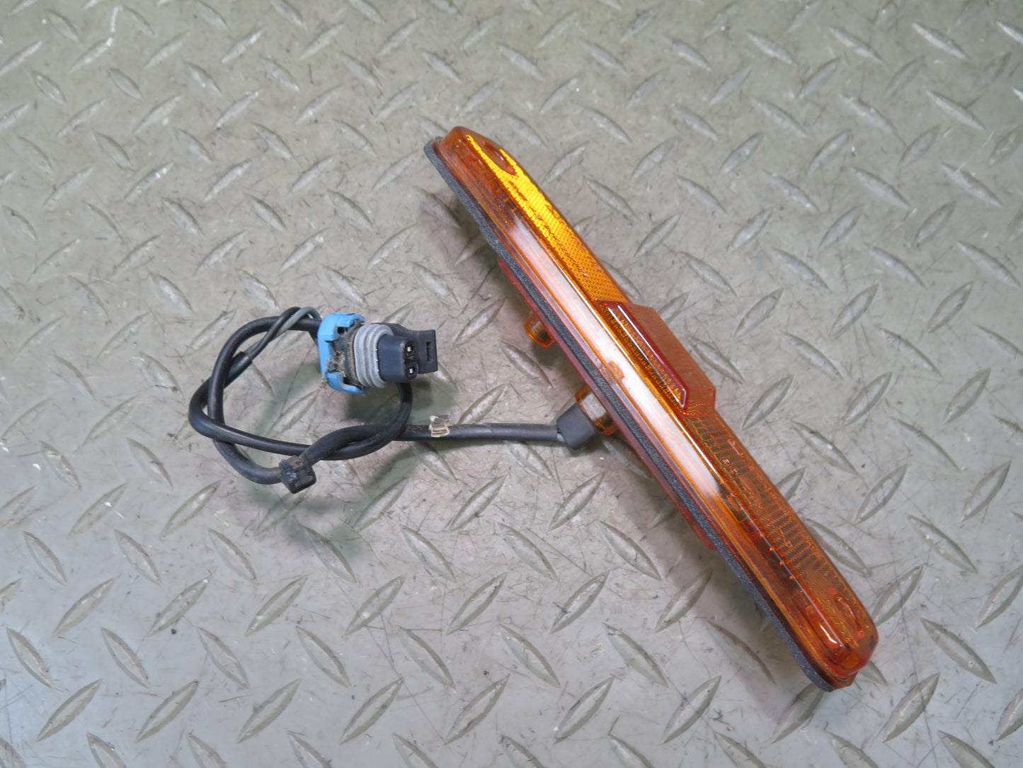 2003-2009 Hummer H2 Front Left Fender Side Marker Light Lamp