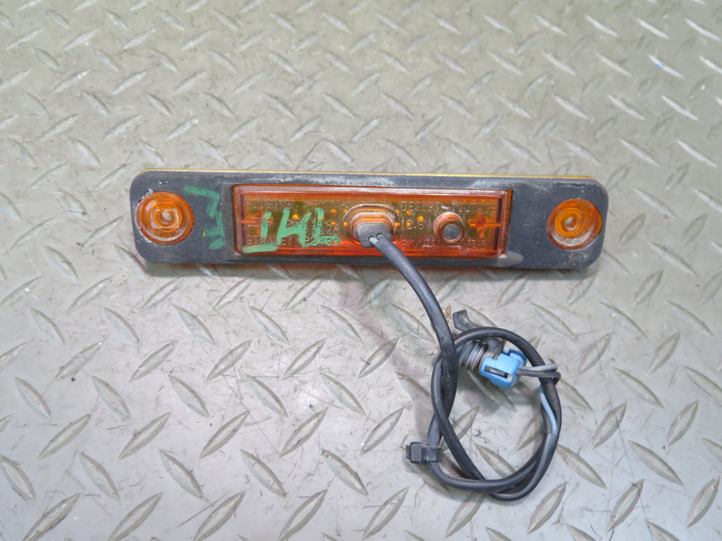 2003-2009 Hummer H2 Front Left Fender Side Marker Light Lamp