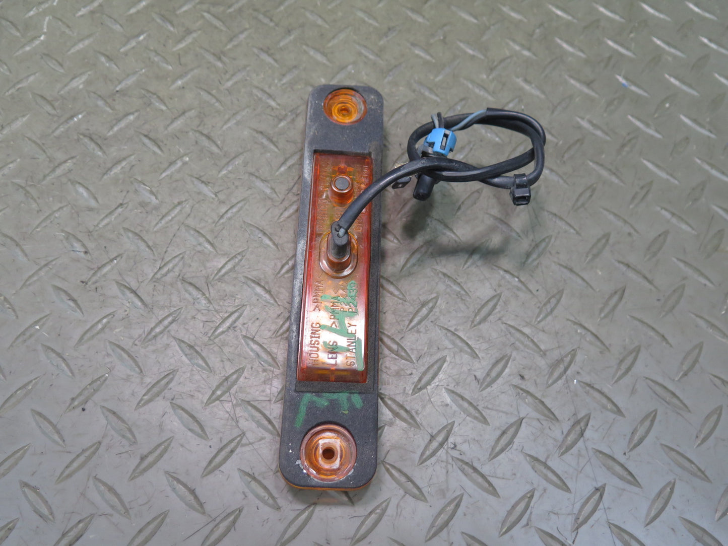 2003-2009 Hummer H2 Front Left Fender Side Marker Light Lamp