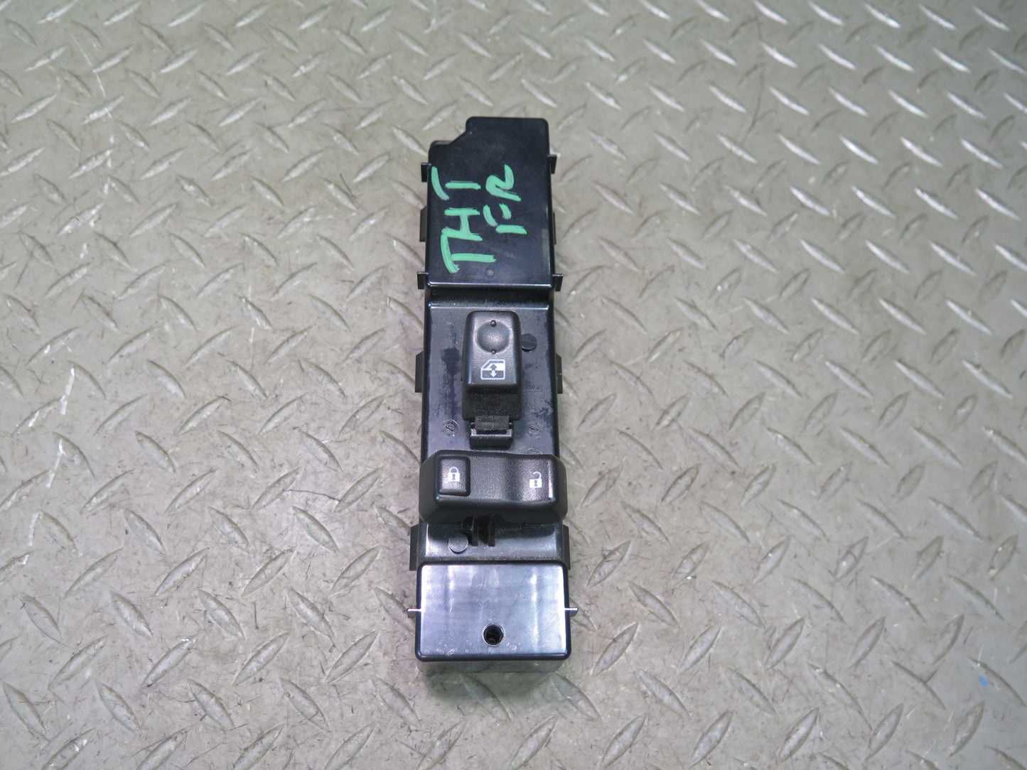 2003-2007 Hummer H2 Front Right Door Power Window Switch 15262336