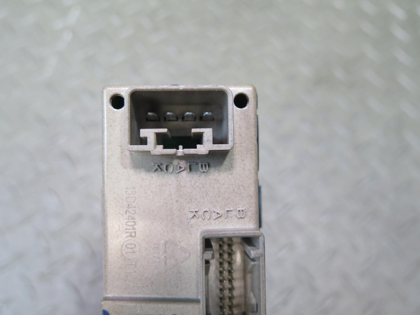 2003-2007 Hummer H2 Front Right Door Power Window Switch 15262336