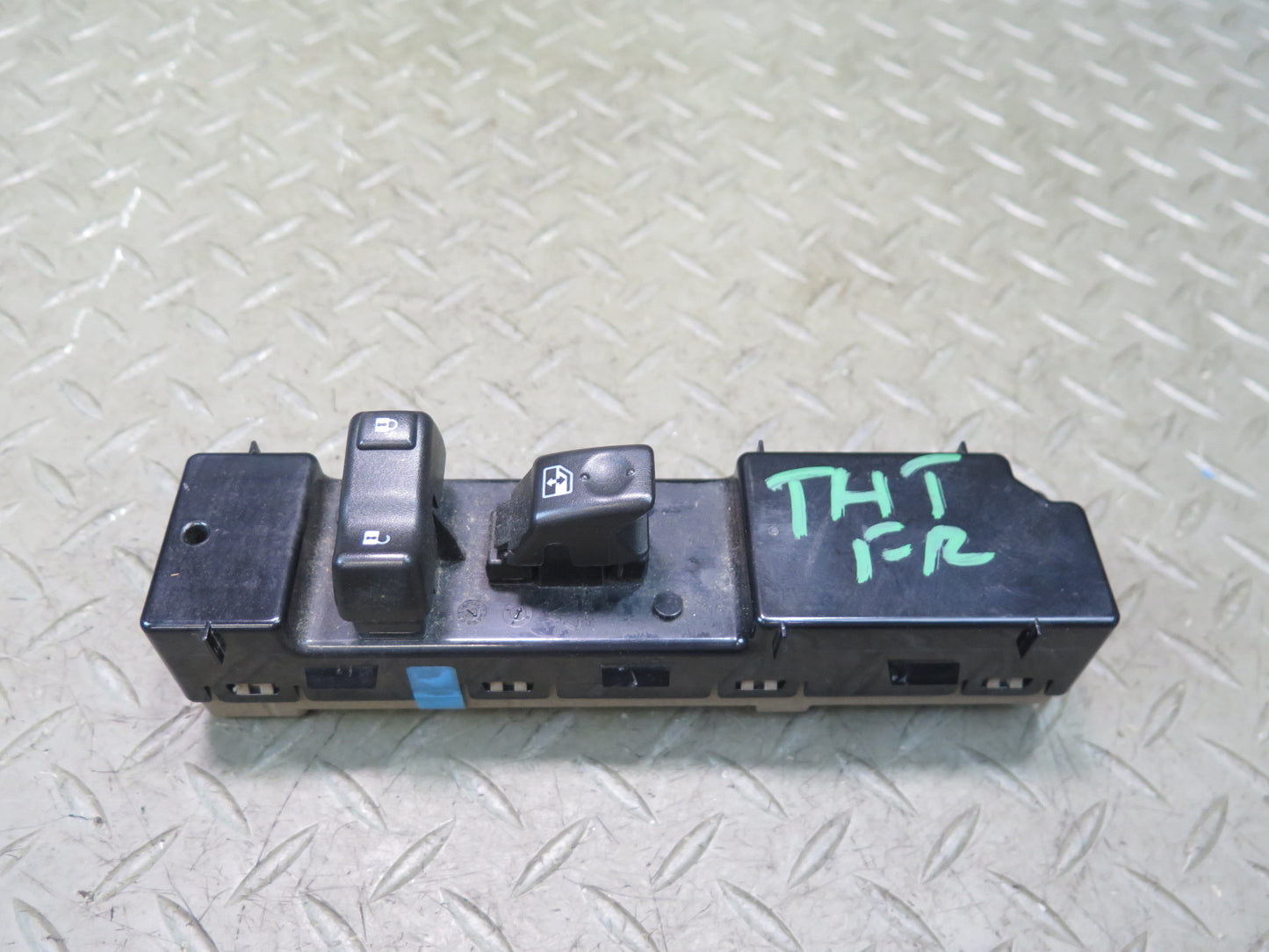 2003-2007 Hummer H2 Front Right Door Power Window Switch 15262336