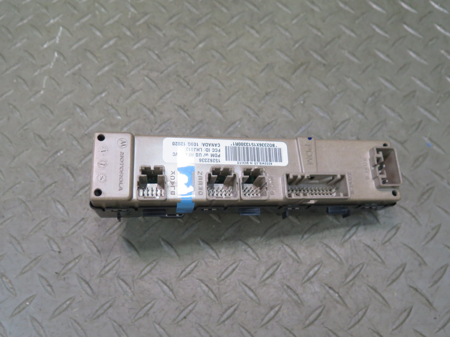 2003-2007 Hummer H2 Front Right Door Power Window Switch 15262336