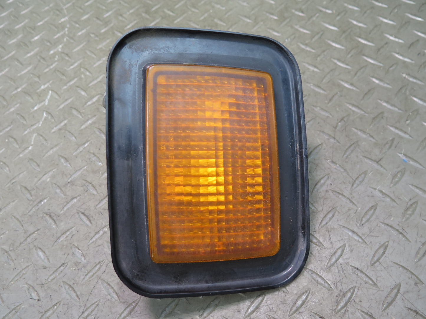 2003-2009 Hummer H2 Front Left Turn Signal Parking Light Lamp