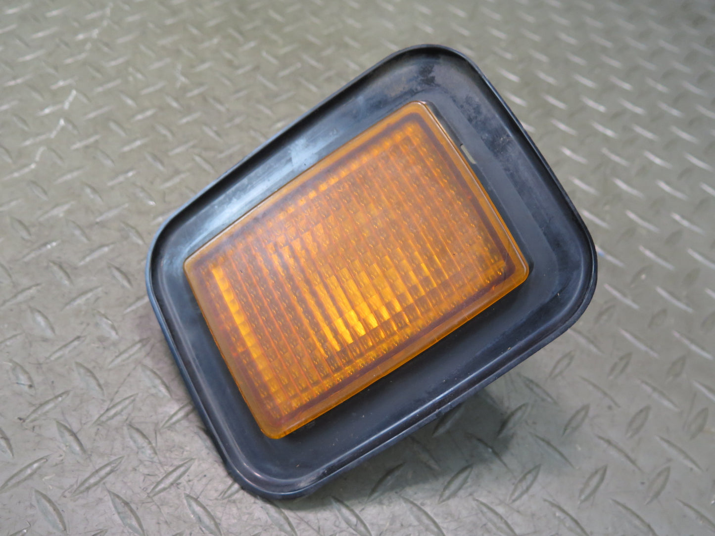 2003-2009 Hummer H2 Front Left Turn Signal Parking Light Lamp
