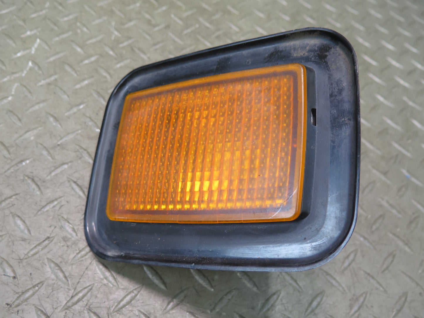 2003-2009 Hummer H2 Front Left Turn Signal Parking Light Lamp