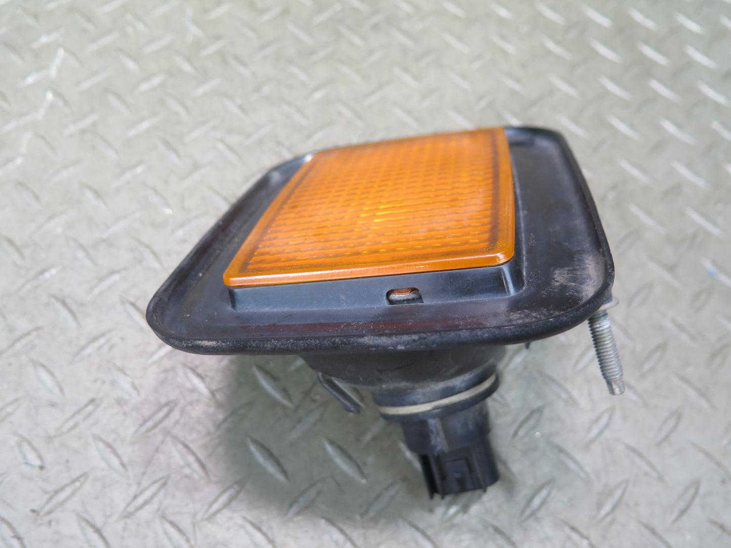 2003-2009 Hummer H2 Front Left Turn Signal Parking Light Lamp