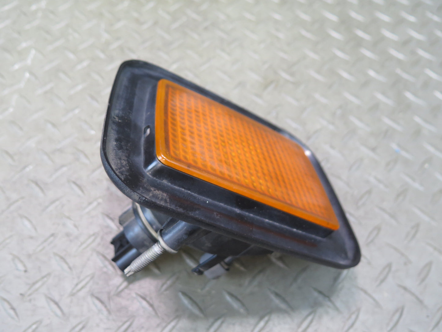 2003-2009 Hummer H2 Front Left Turn Signal Parking Light Lamp
