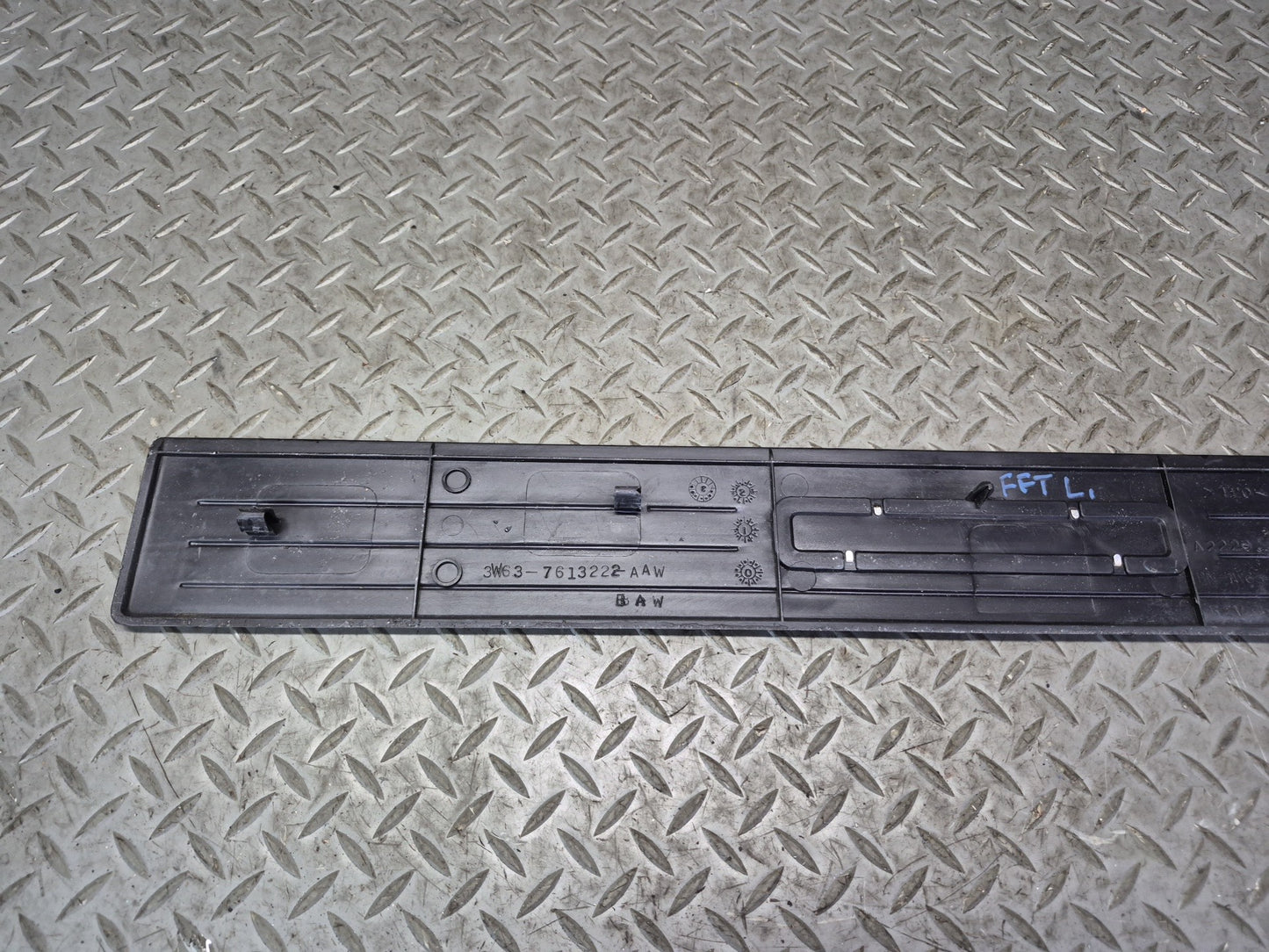 02-05 Ford Thunderbird Set of 2 Left & Right Door Sill Plate Trim OEM