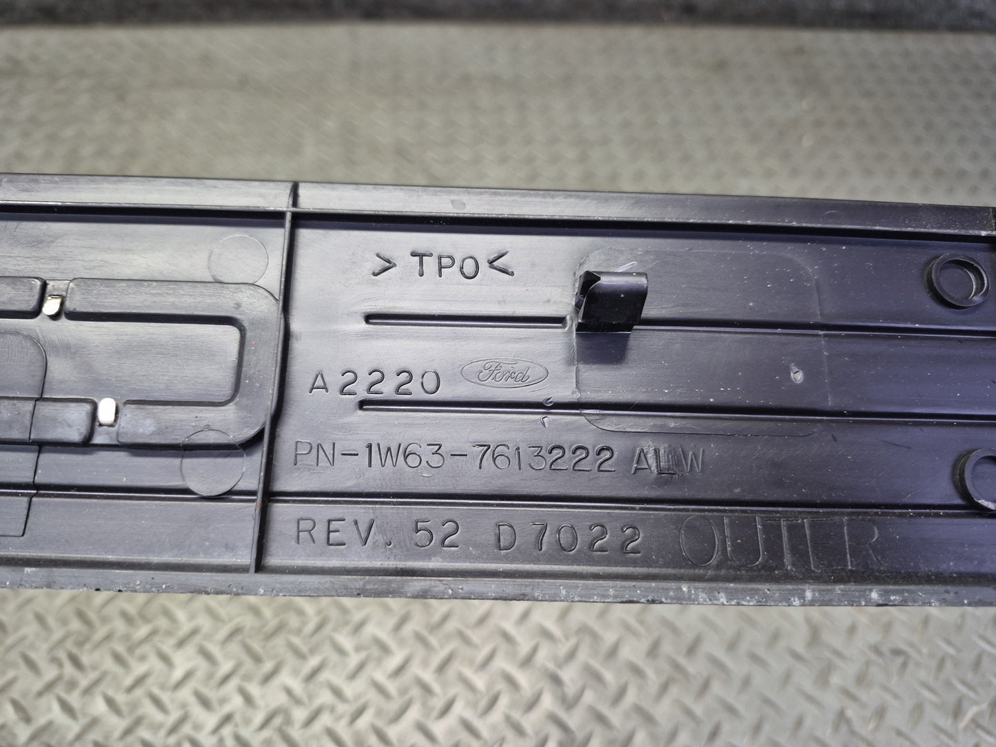 02-05 Ford Thunderbird Set of 2 Left & Right Door Sill Plate Trim OEM
