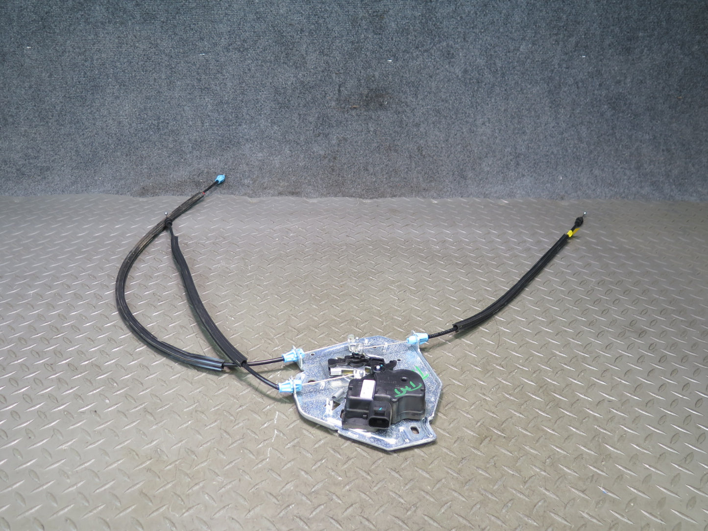 2003-2009 Hummer H2 Rear Trunk Lid Tailgate Liftgate Lock Latch w Cables