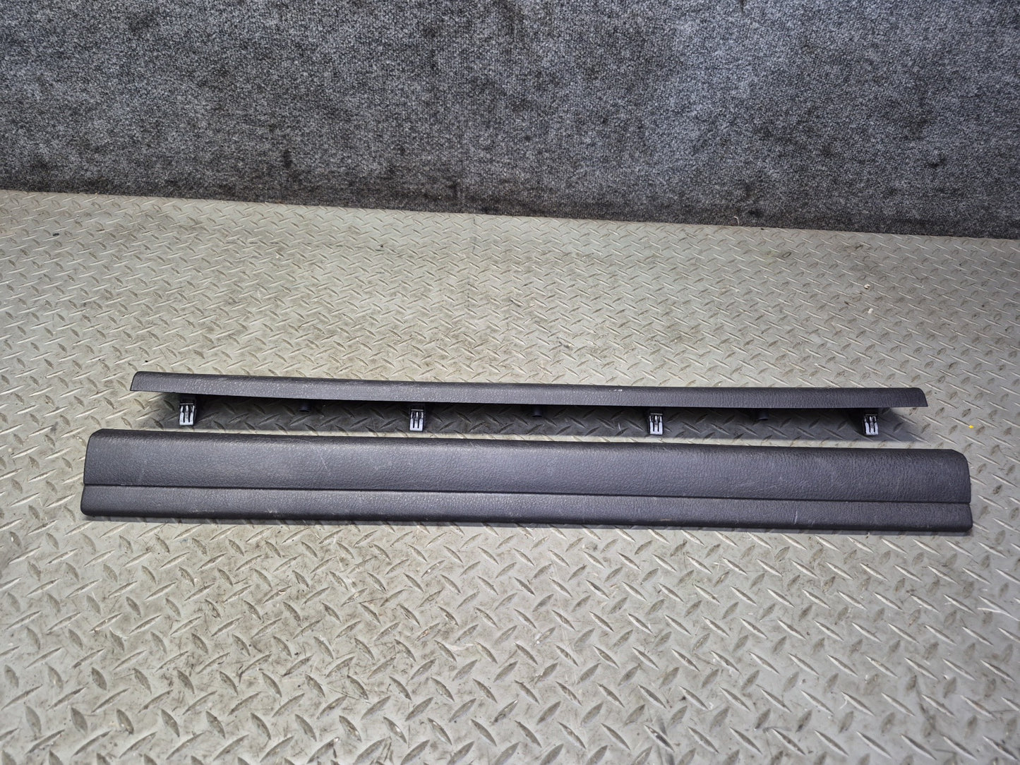 02-05 Ford Thunderbird Set of 2 Door Inner Scuff Sill Plate Trim Panel OEM