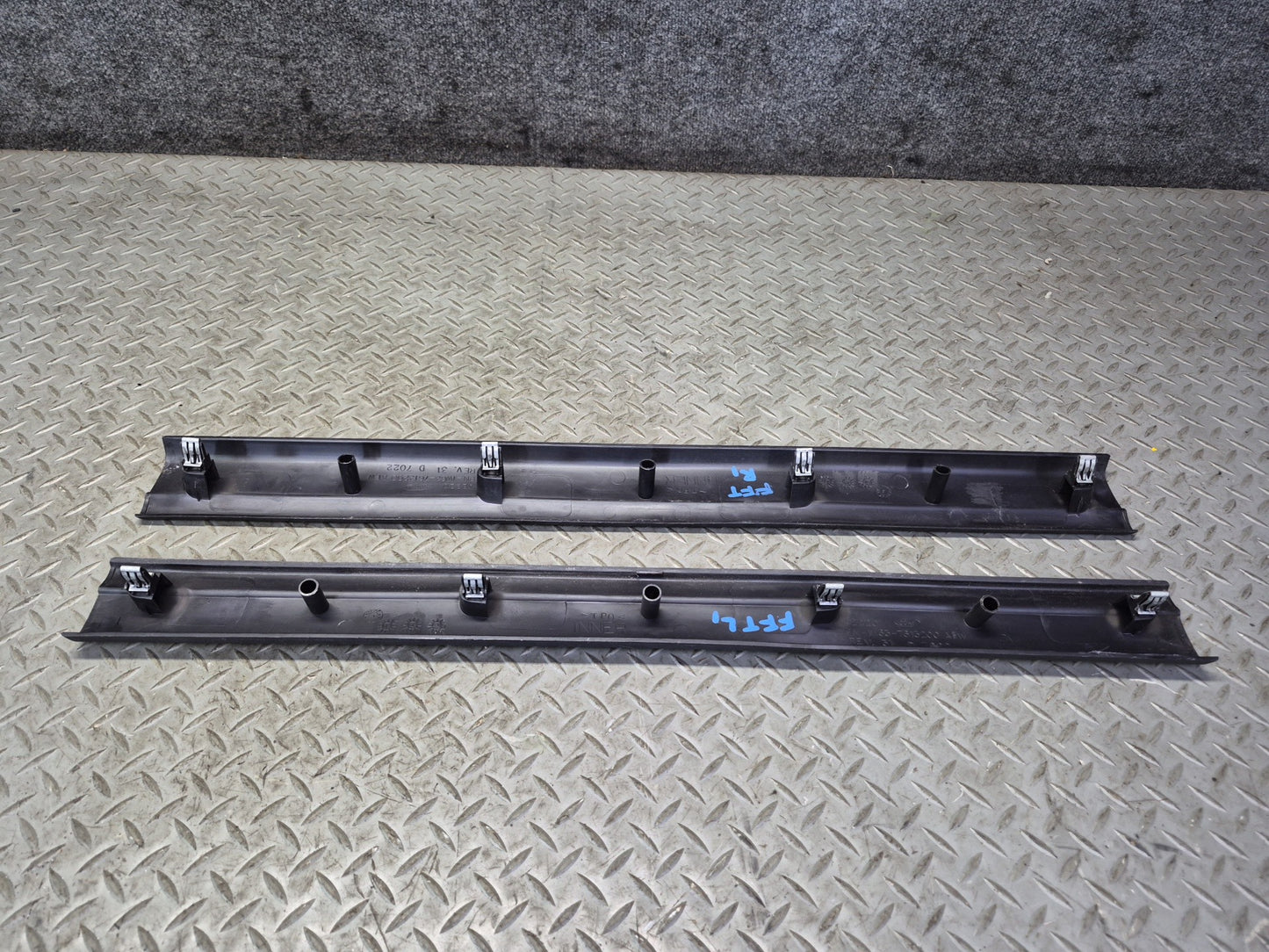 02-05 Ford Thunderbird Set of 2 Door Inner Scuff Sill Plate Trim Panel OEM