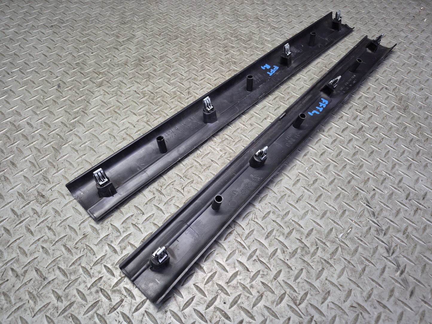 02-05 Ford Thunderbird Set of 2 Door Inner Scuff Sill Plate Trim Panel OEM