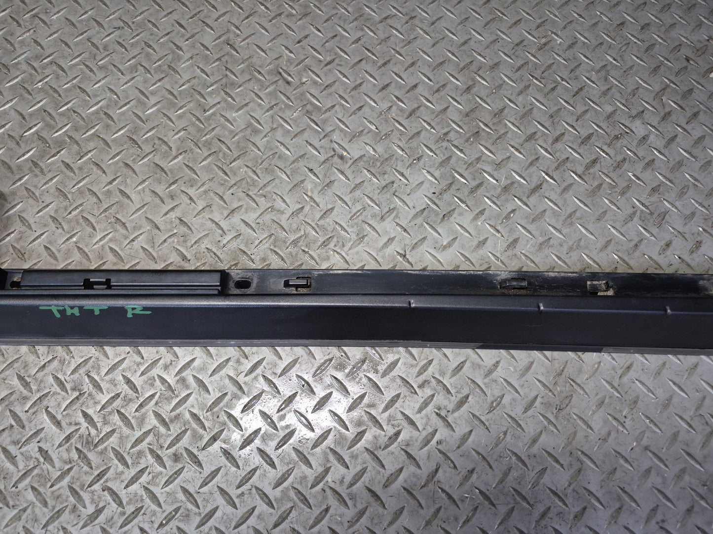 2003-2007 Hummer H2 Front Right Roof Rail Trim Cover Molding 15241412