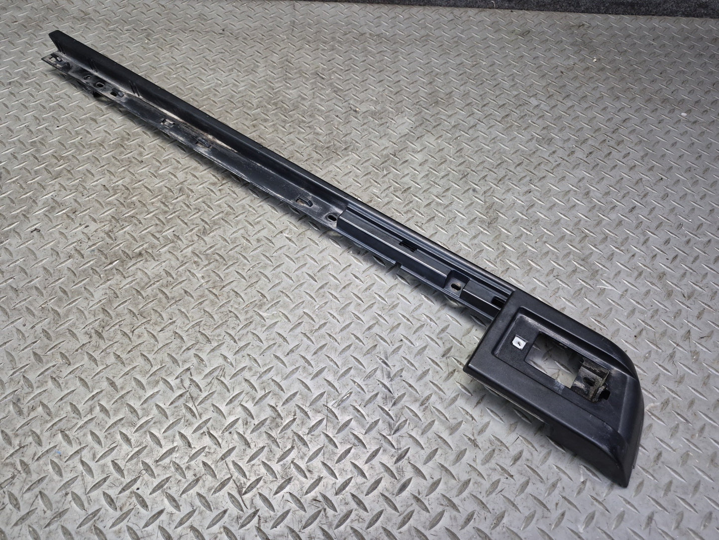 2003-2007 Hummer H2 Front Right Roof Rail Trim Cover Molding 15241412