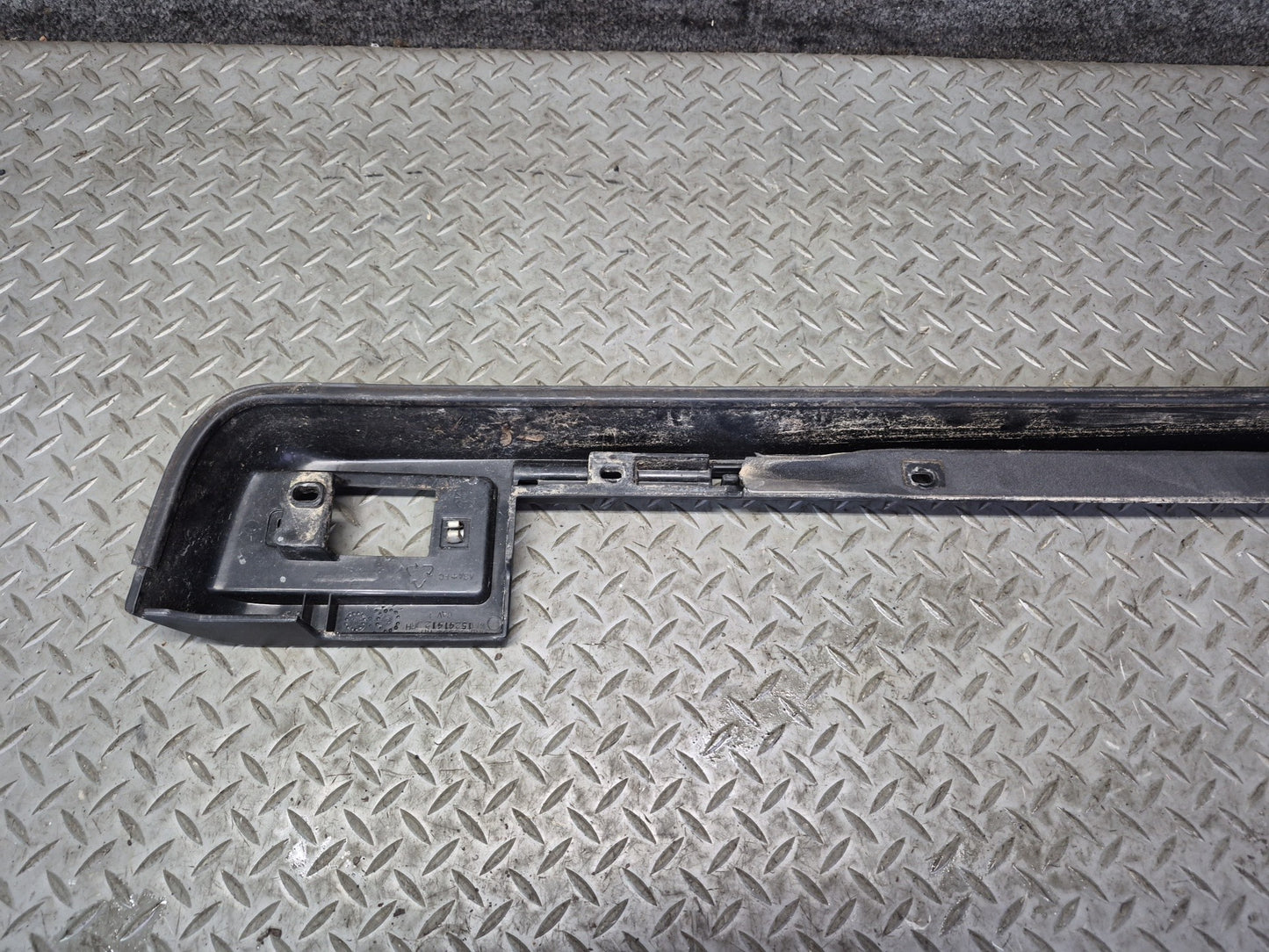 2003-2007 Hummer H2 Front Right Roof Rail Trim Cover Molding 15241412