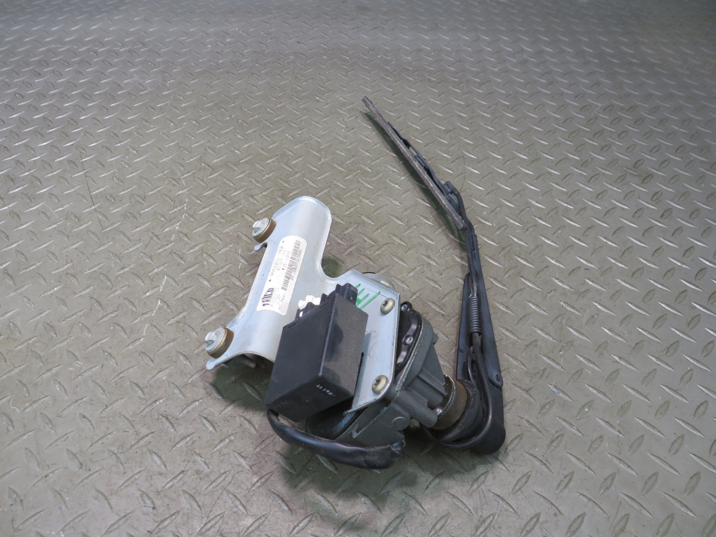 2003-2007 Hummer H2 Rear Tailgate Liftgate Wiper AM w Motor 15112266