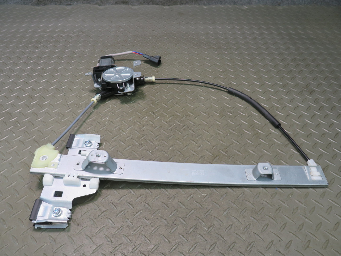 2003-2009 Hummer H2 Rear Left Door Window Regulator w Motor