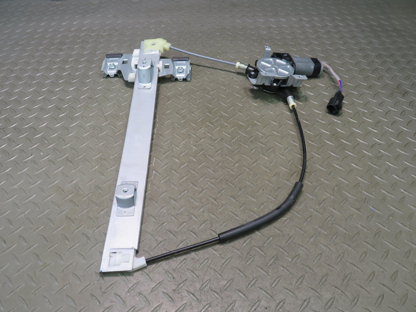 2003-2009 Hummer H2 Rear Left Door Window Regulator w Motor
