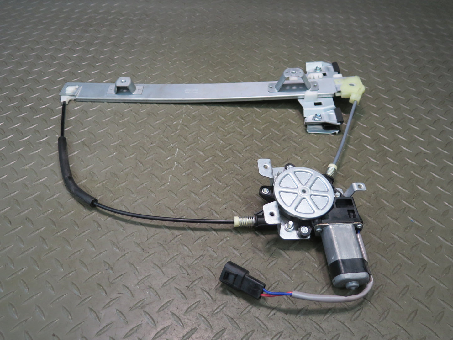 2003-2009 Hummer H2 Rear Left Door Window Regulator w Motor