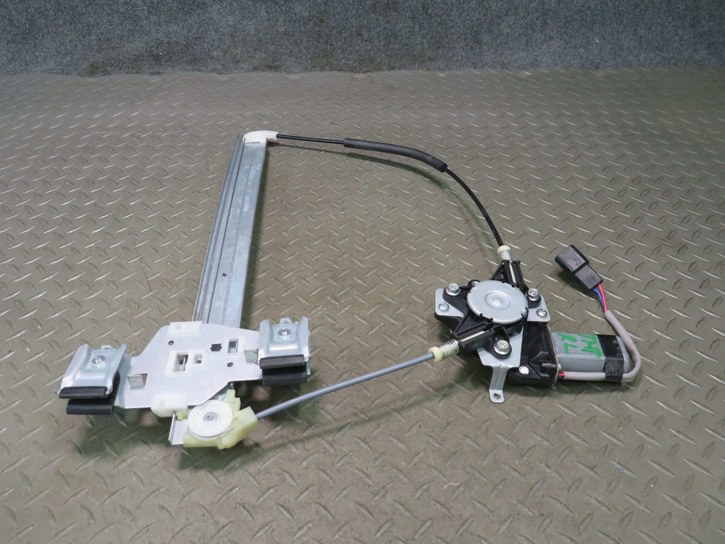 2003-2009 Hummer H2 Rear Left Door Window Regulator w Motor