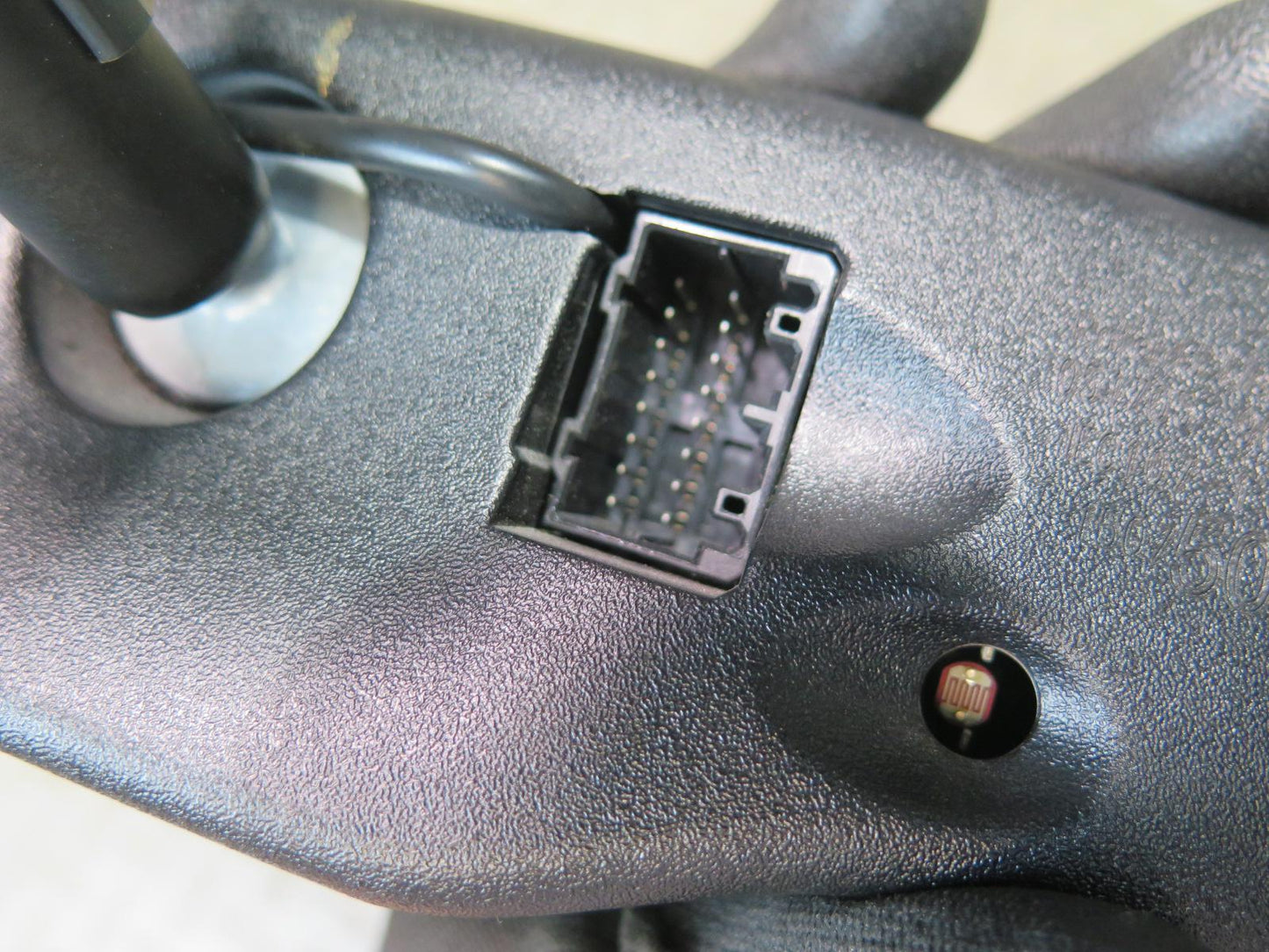 2003-2009 Hummer H2 Auto Dim Interior Rear View Mirror 15075034