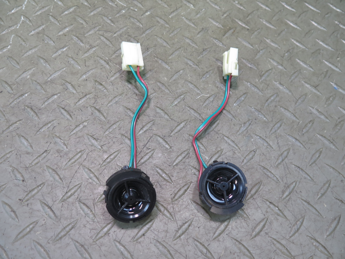 2003-2007 Hummer H2 Front Left & Right A Pillar Tweeter Speaker Set of 2