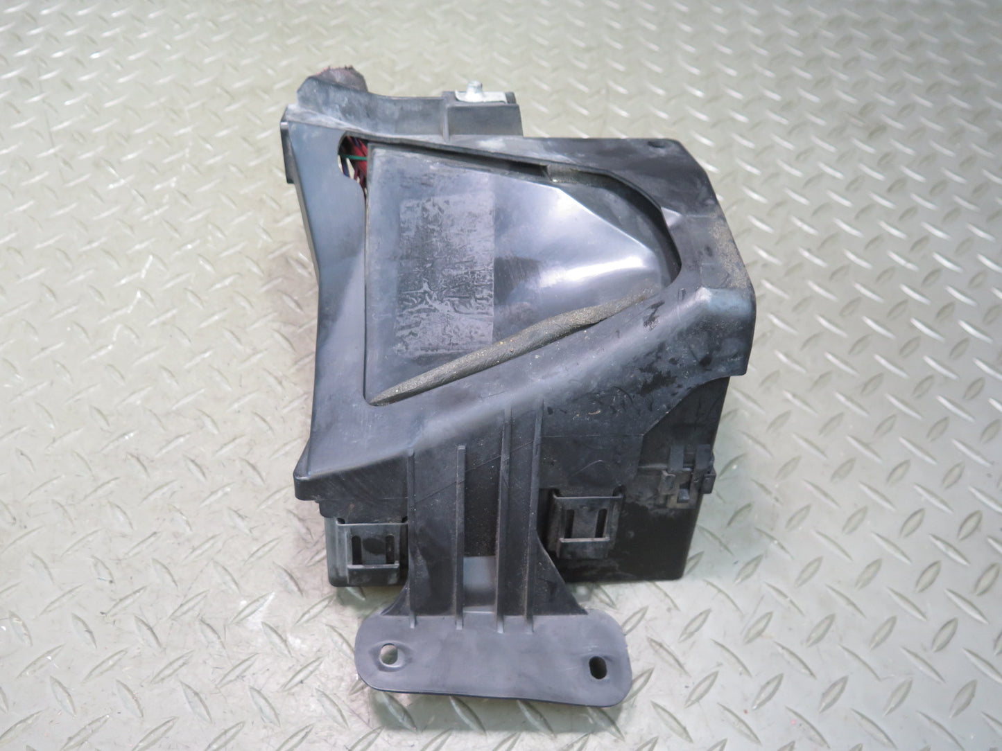 02-05 Ford Thunderbird Engine Bay Fuse Relay Box Module OEM