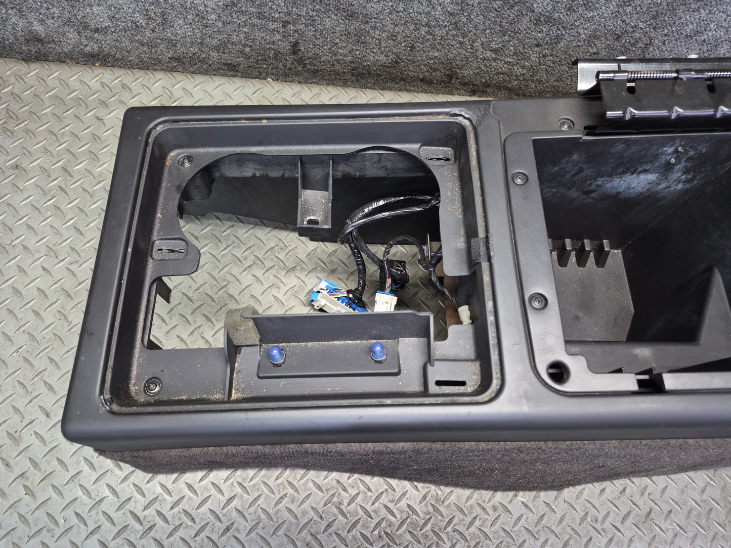 2003-2006 Hummer H2 Front Center Console Shifter Trim Cover Panel Assembly