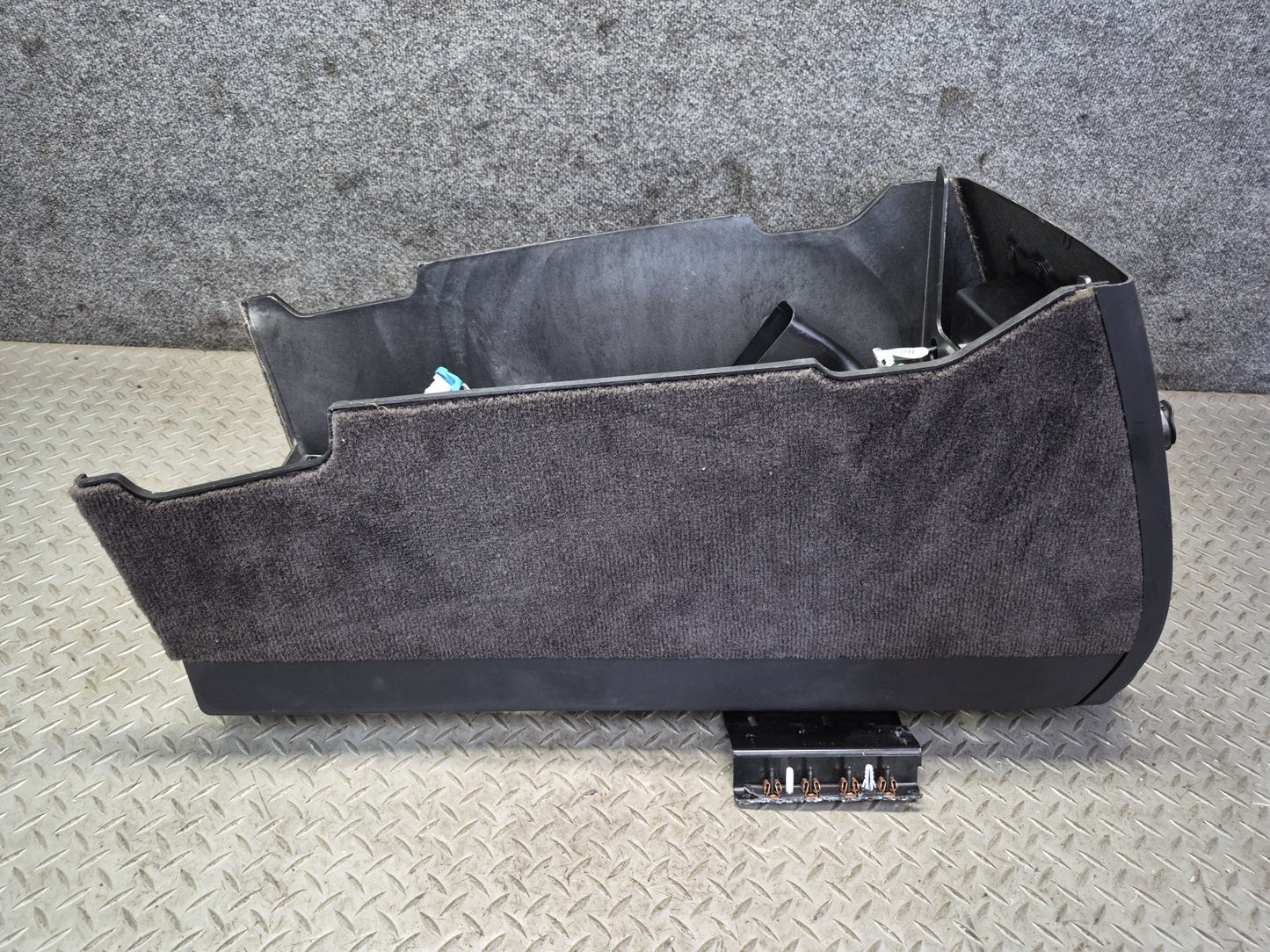 2003-2006 Hummer H2 Front Center Console Shifter Trim Cover Panel Assembly